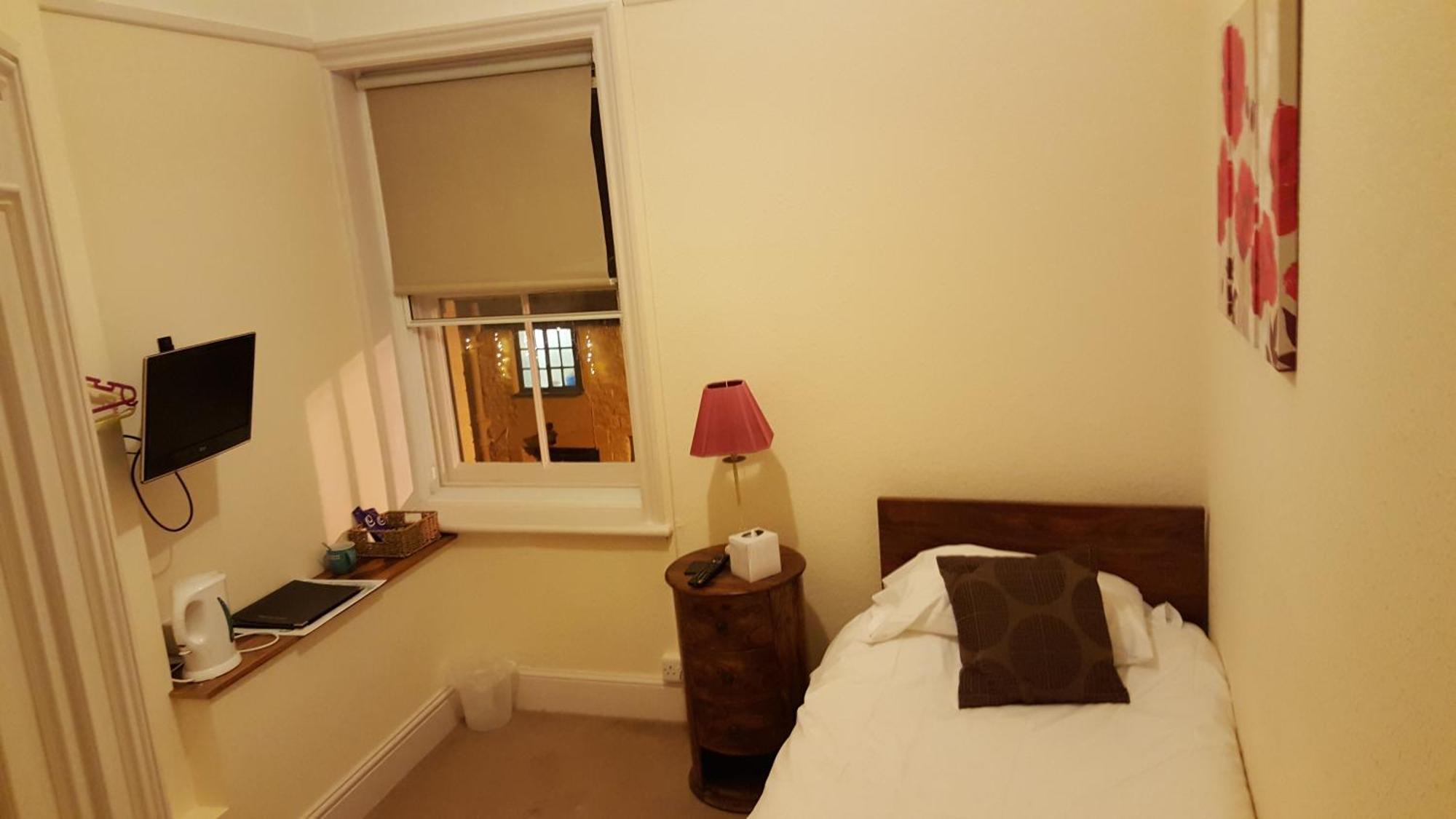 The Dolphin Hotel Wincanton Rum bild